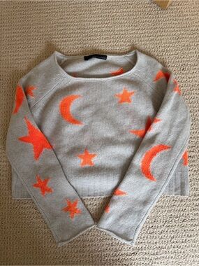 360 Cashmere Gray Crewneck Sweater with Orange Star & Moon Motifs